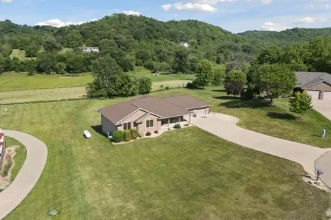 8284 Turkey Valley Dubuque IA 52003