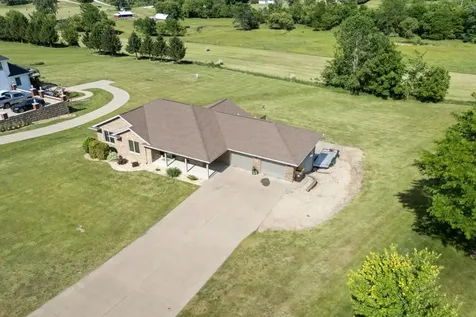 8284 Turkey Valley Dubuque IA 52003