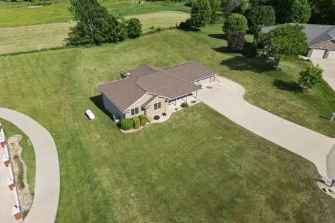 8284 Turkey Valley Dubuque IA 52003