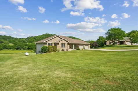 8284 Turkey Valley Dubuque IA 52003