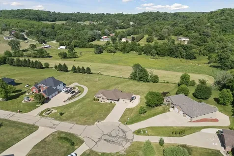 8284 Turkey Valley Dubuque IA 52003