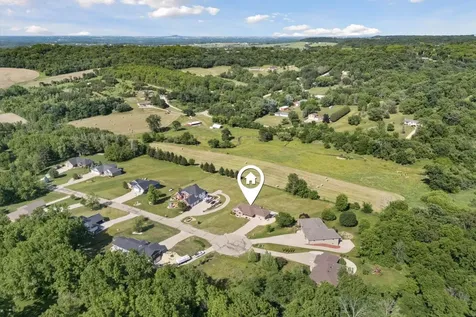 8284 Turkey Valley Dubuque IA 52003