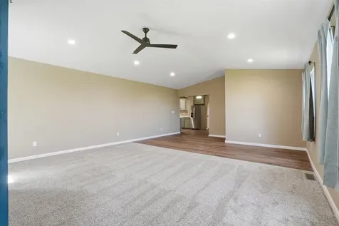 406 N William Earlville IA 52041