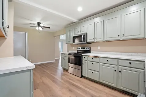 406 N William Earlville IA 52041