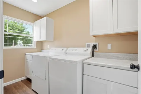 406 N William Earlville IA 52041