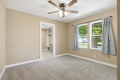 406 N William Earlville IA 52041