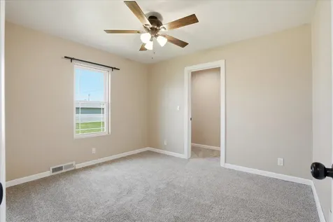 406 N William Earlville IA 52041