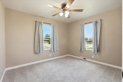 406 N William Earlville IA 52041