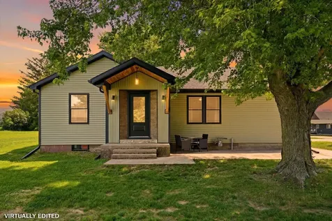 406 N William Earlville IA 52041