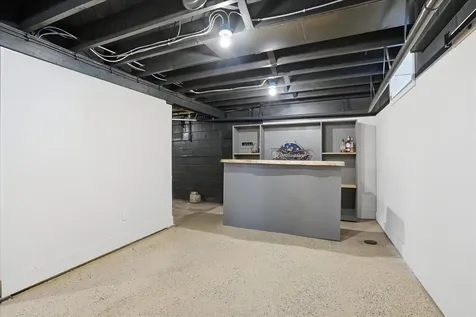 406 N William Earlville IA 52041