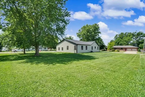 406 N William Earlville IA 52041