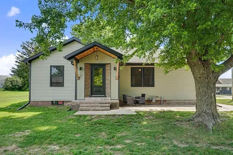 406 N William Earlville IA 52041