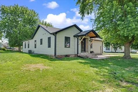 406 N William Earlville IA 52041