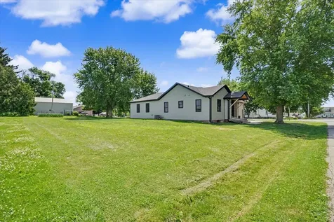 406 N William Earlville IA 52041