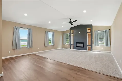 406 N William Earlville IA 52041