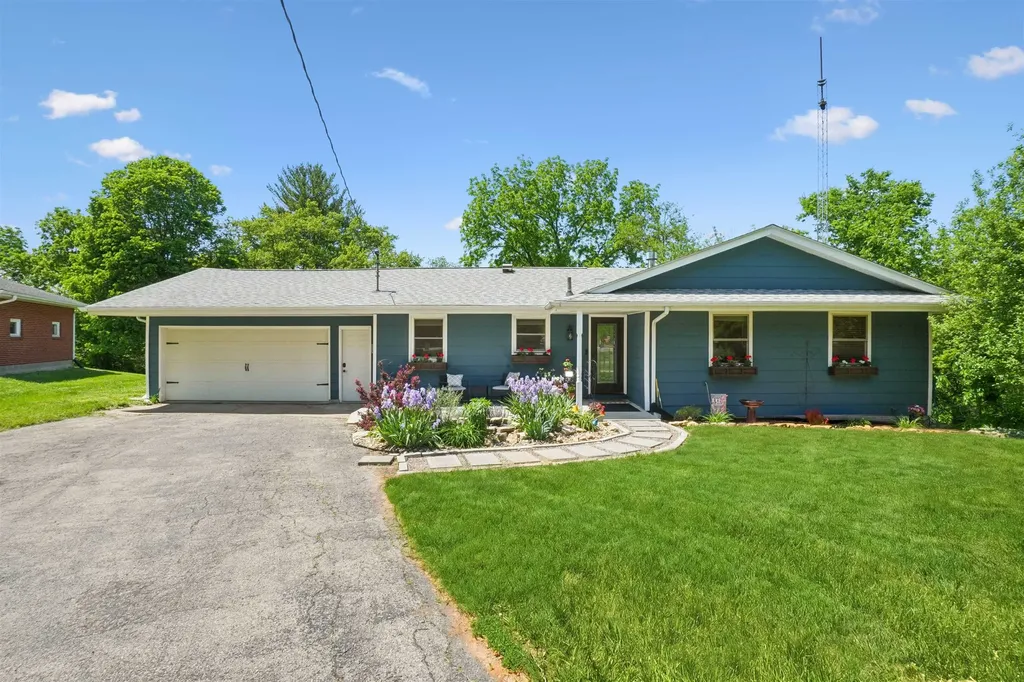 1285 Rockdale Dubuque IA 52003