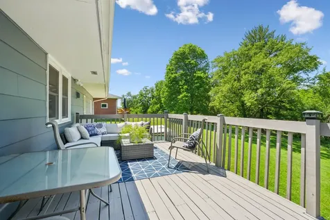 1285 Rockdale Dubuque IA 52003