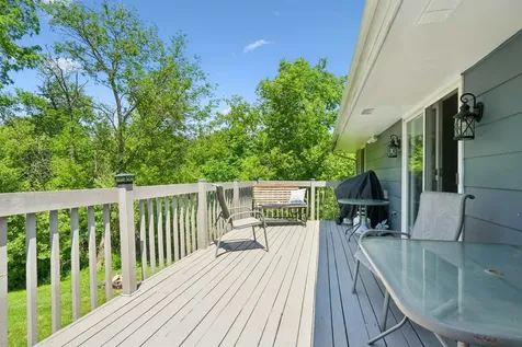 1285 Rockdale Dubuque IA 52003