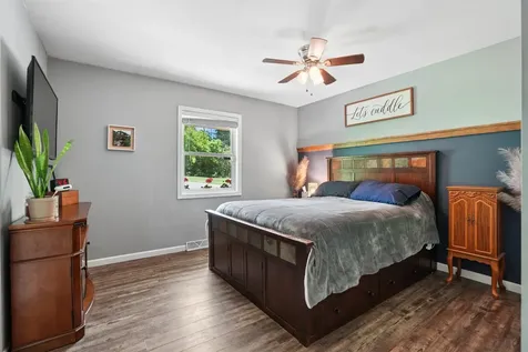 1285 Rockdale Dubuque IA 52003