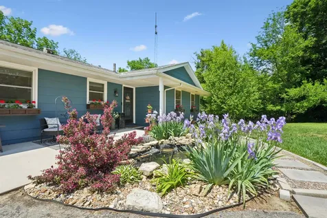 1285 Rockdale Dubuque IA 52003