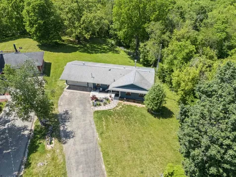1285 Rockdale Dubuque IA 52003