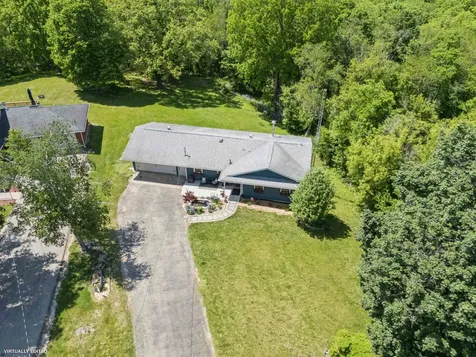 1285 Rockdale Dubuque IA 52003