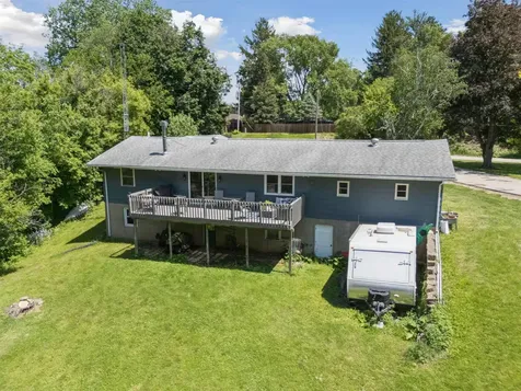 1285 Rockdale Dubuque IA 52003
