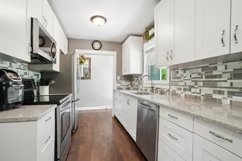 1285 Rockdale Dubuque IA 52003