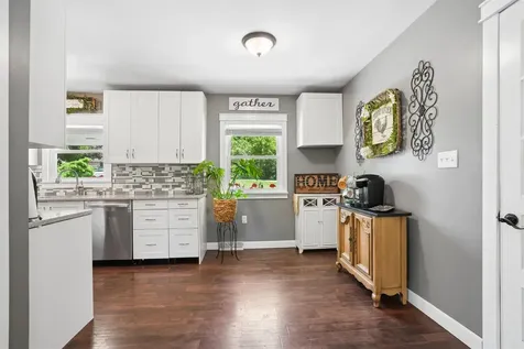 1285 Rockdale Dubuque IA 52003