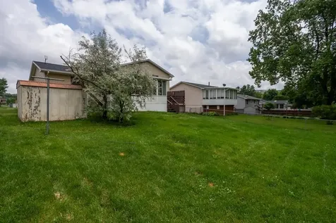 1985 Lagen Dubuque IA 52001