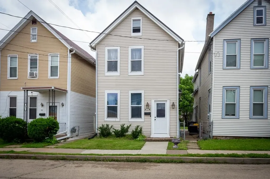 74 E 25 Dubuque IA 52001