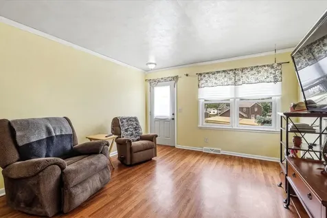 2570 Elm Dubuque IA 52001