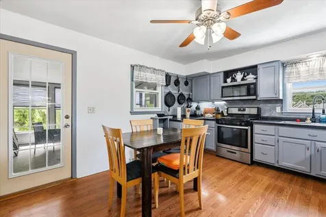 2570 Elm Dubuque IA 52001