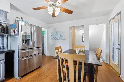 2570 Elm Dubuque IA 52001