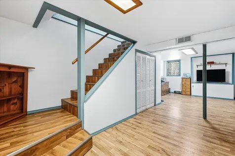 2570 Elm Dubuque IA 52001