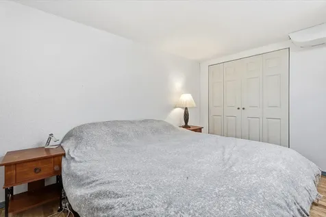 2570 Elm Dubuque IA 52001