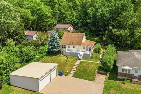 2570 Elm Dubuque IA 52001