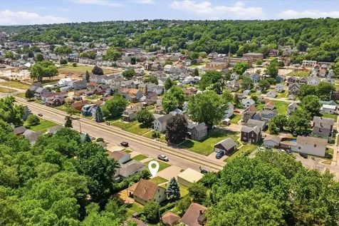 2570 Elm Dubuque IA 52001