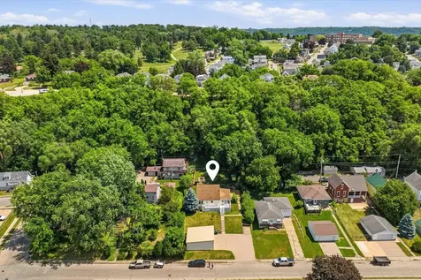 2570 Elm Dubuque IA 52001