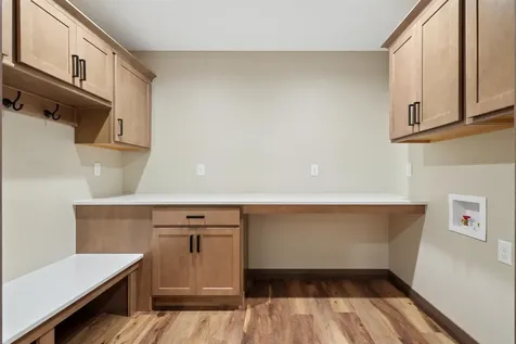 1006 Sage Oak Manchester IA 52057
