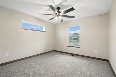 1006 Sage Oak Manchester IA 52057