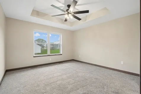 1006 Sage Oak Manchester IA 52057