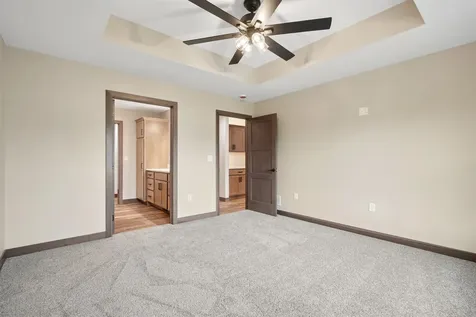 1006 Sage Oak Manchester IA 52057