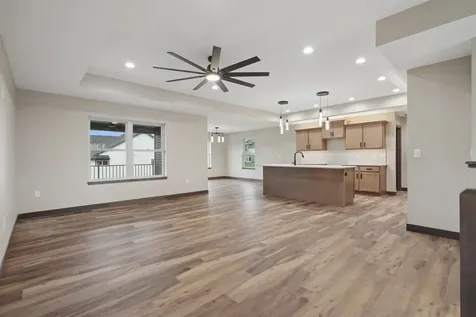 1006 Sage Oak Manchester IA 52057
