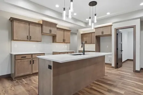 1006 Sage Oak Manchester IA 52057