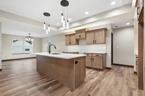 1006 Sage Oak Manchester IA 52057