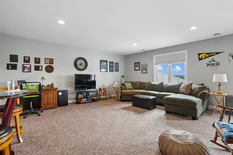 557 Tanzanite Dubuque IA 52001