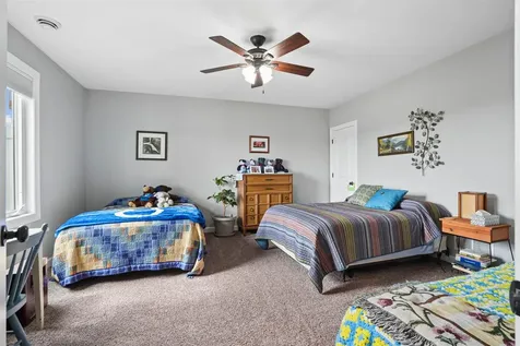 557 Tanzanite Dubuque IA 52001