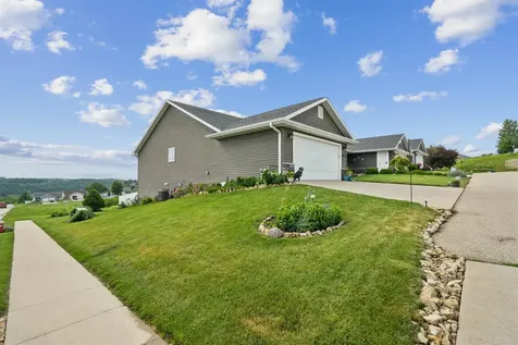 557 Tanzanite Dubuque IA 52001
