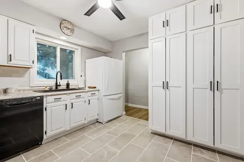 2934 Timberline Dubuque IA 52001